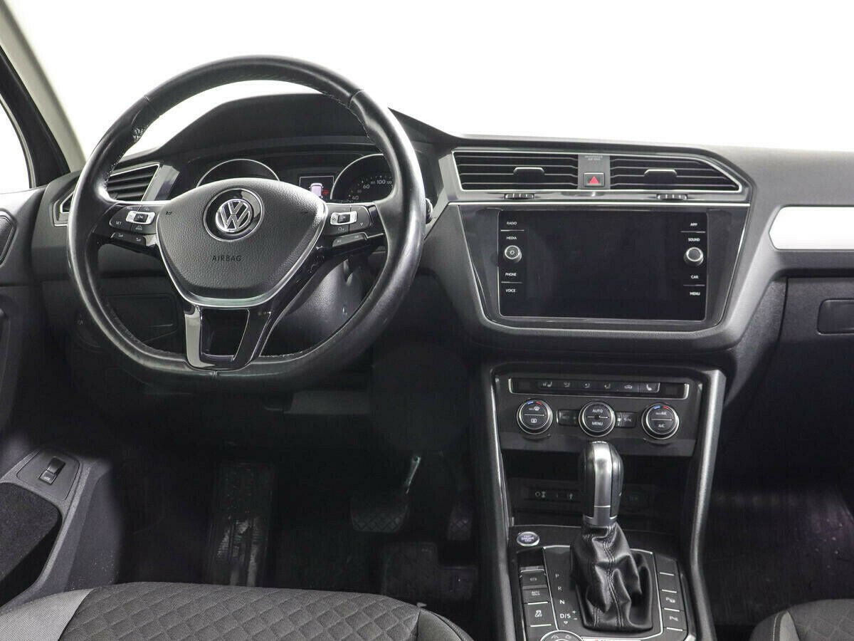 Volkswagen Tiguan, 2.0 л, Робот, 2018 фото 9