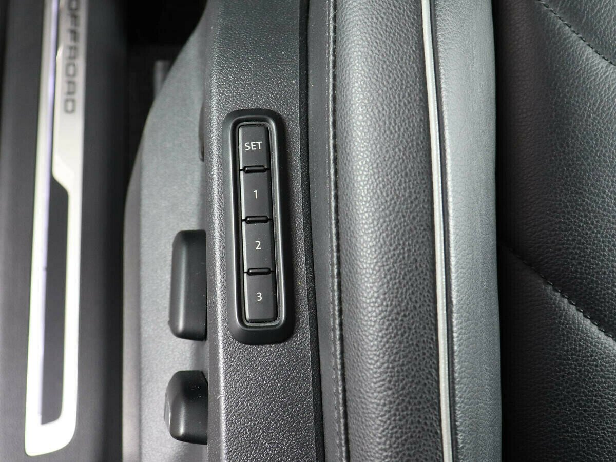 Volkswagen Tiguan, 2.0 л, Робот, 2017 фото 1