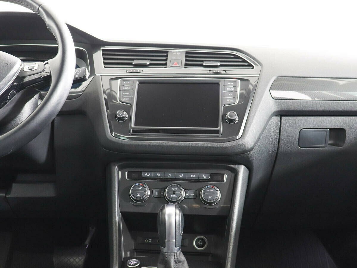 Volkswagen Tiguan, 2.0 л, Робот, 2017 фото 10