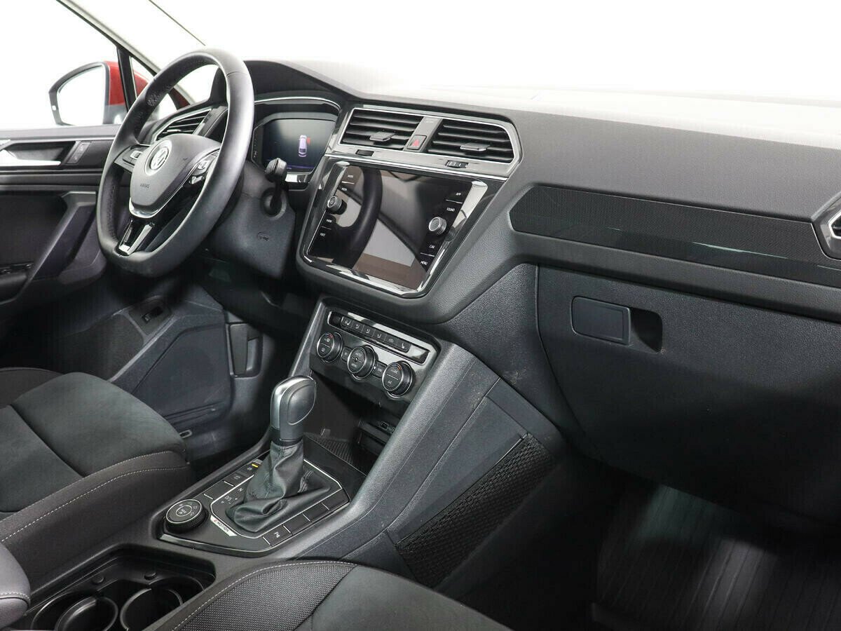 Volkswagen Tiguan, 2.0 л, Робот, 2017 фото 8