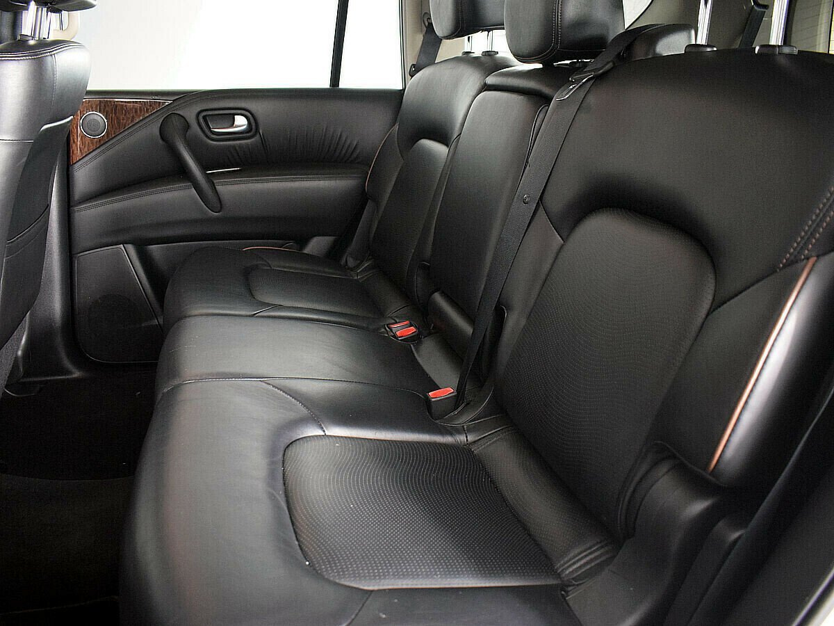 Nissan Patrol, 5.6 л, АТ, 2013 фото 2