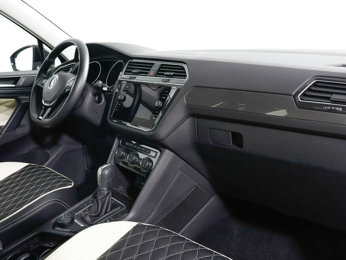 Volkswagen Tiguan, 2.0 л, Робот, 2019 фото 7