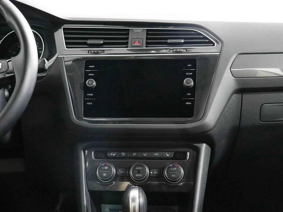 Volkswagen Tiguan, 2.0 л, Робот, 2019 фото 10