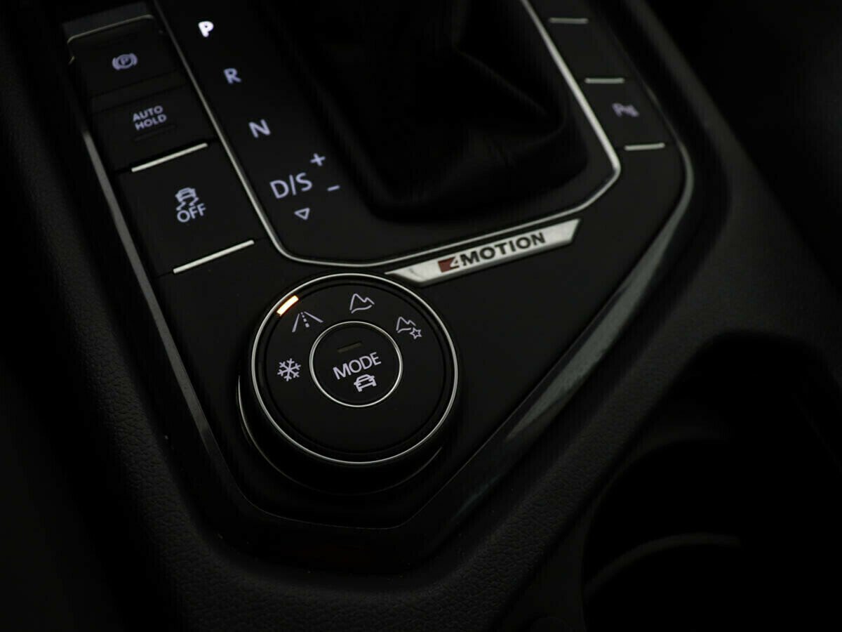 Volkswagen Tiguan, 1.4 л, Робот, 2017 фото 2