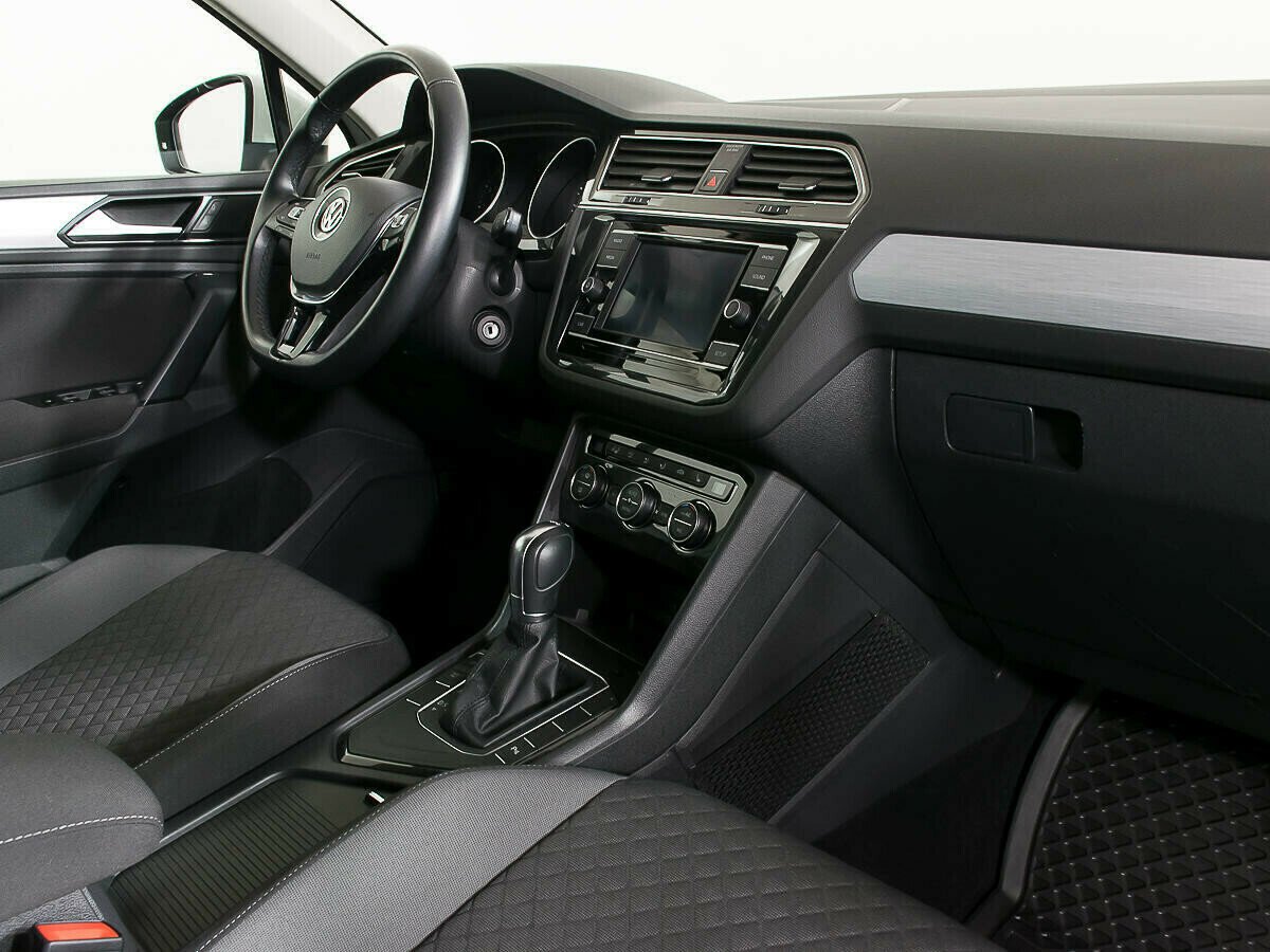 Volkswagen Tiguan, 1.4 л, Робот, 2017 фото 9