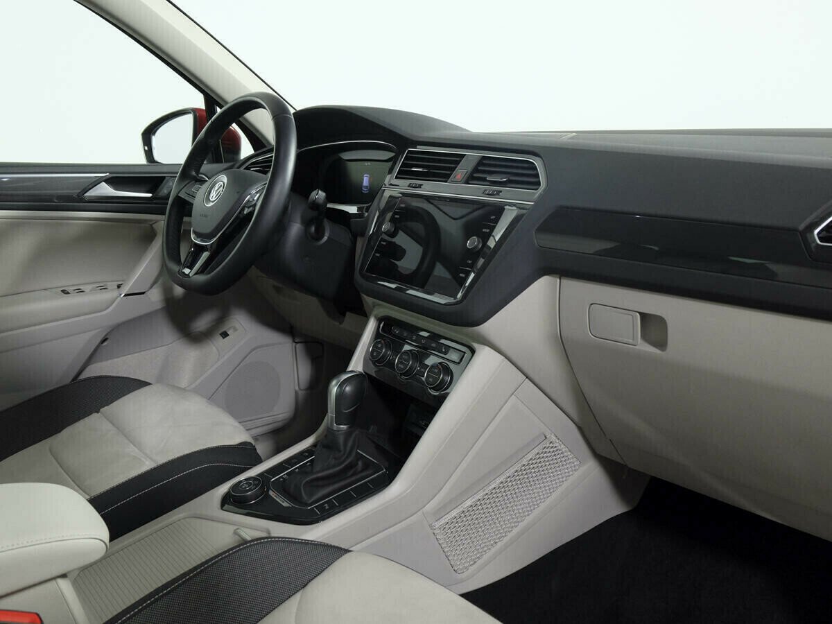 Volkswagen Tiguan, 2.0 л, АТ, 2018 фото 7