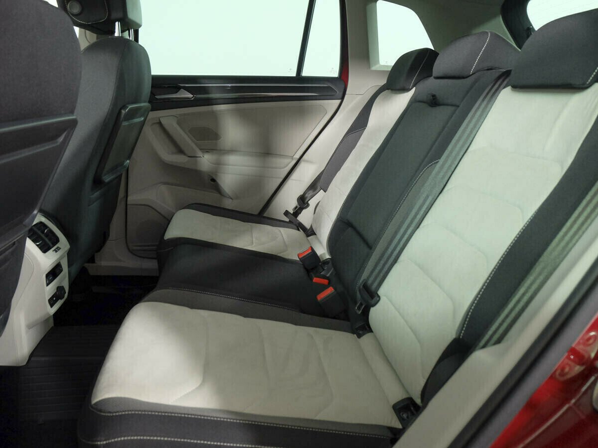 Volkswagen Tiguan, 2.0 л, АТ, 2018 фото 1