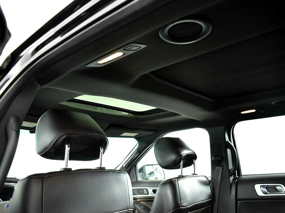 Ford Explorer, 3.5 л, АТ, 2012 фото 2
