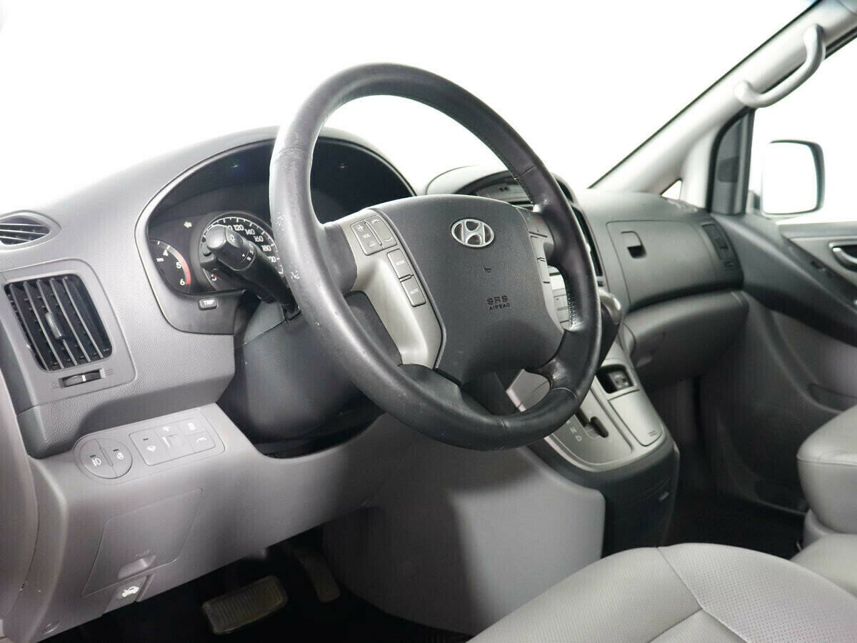 Hyundai Grand Starex, 2.5 л, АТ, 2011 фото 7
