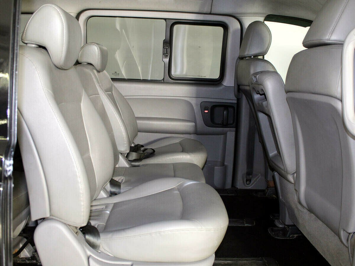 Hyundai Grand Starex, 2.5 л, АТ, 2013 фото 2