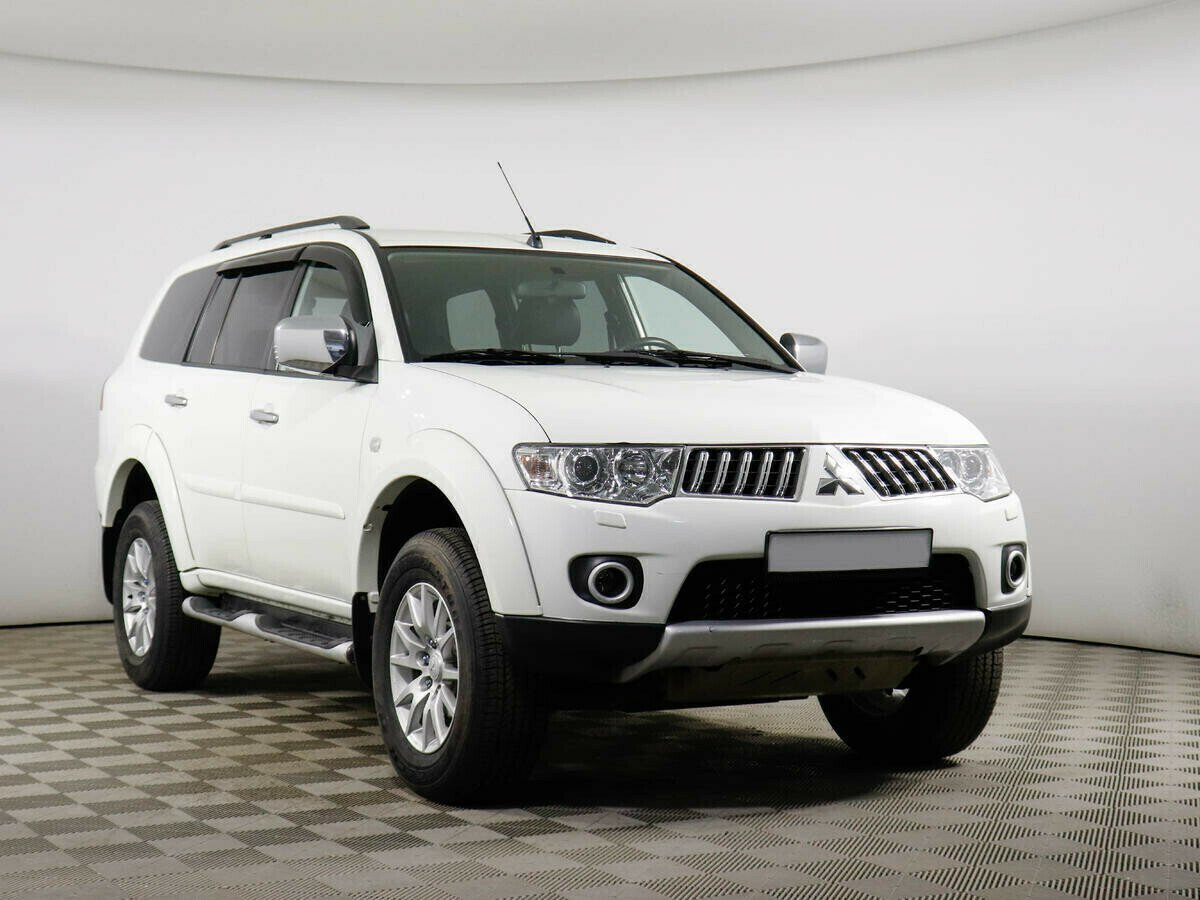Mitsubishi Pajero Sport, 3.0 л, АТ, 2011 фото 4