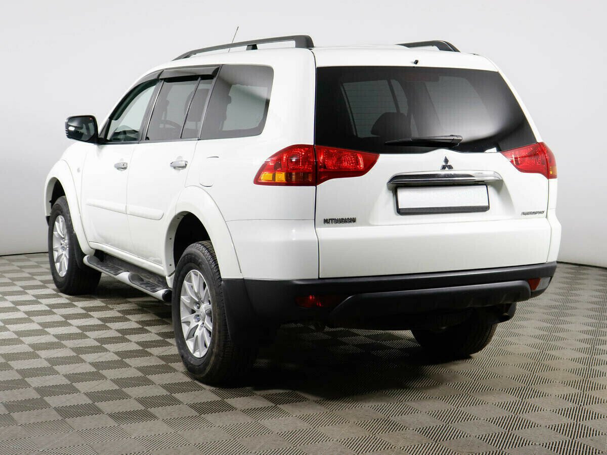 Mitsubishi Pajero Sport, 3.0 л, АТ, 2011 фото 5