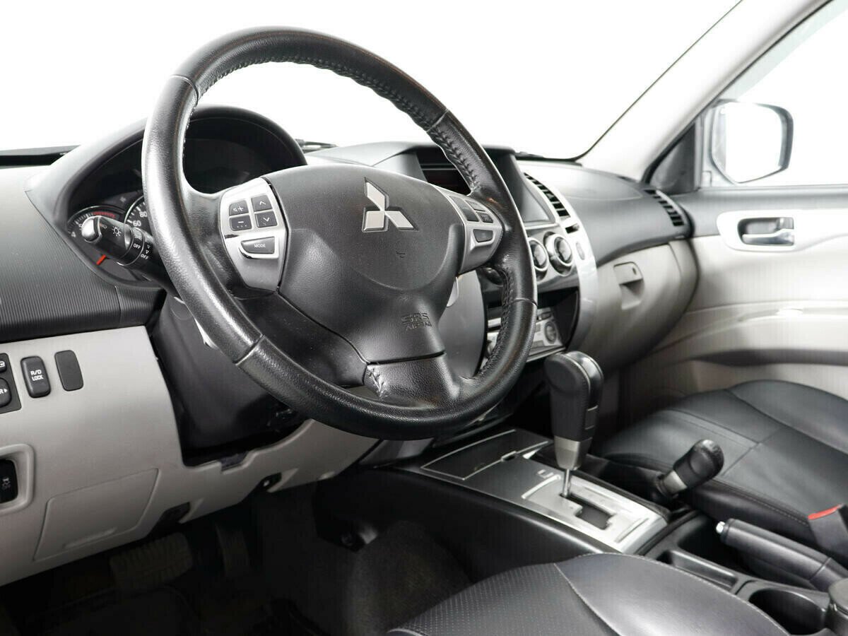 Mitsubishi Pajero Sport, 3.0 л, АТ, 2011 фото 7