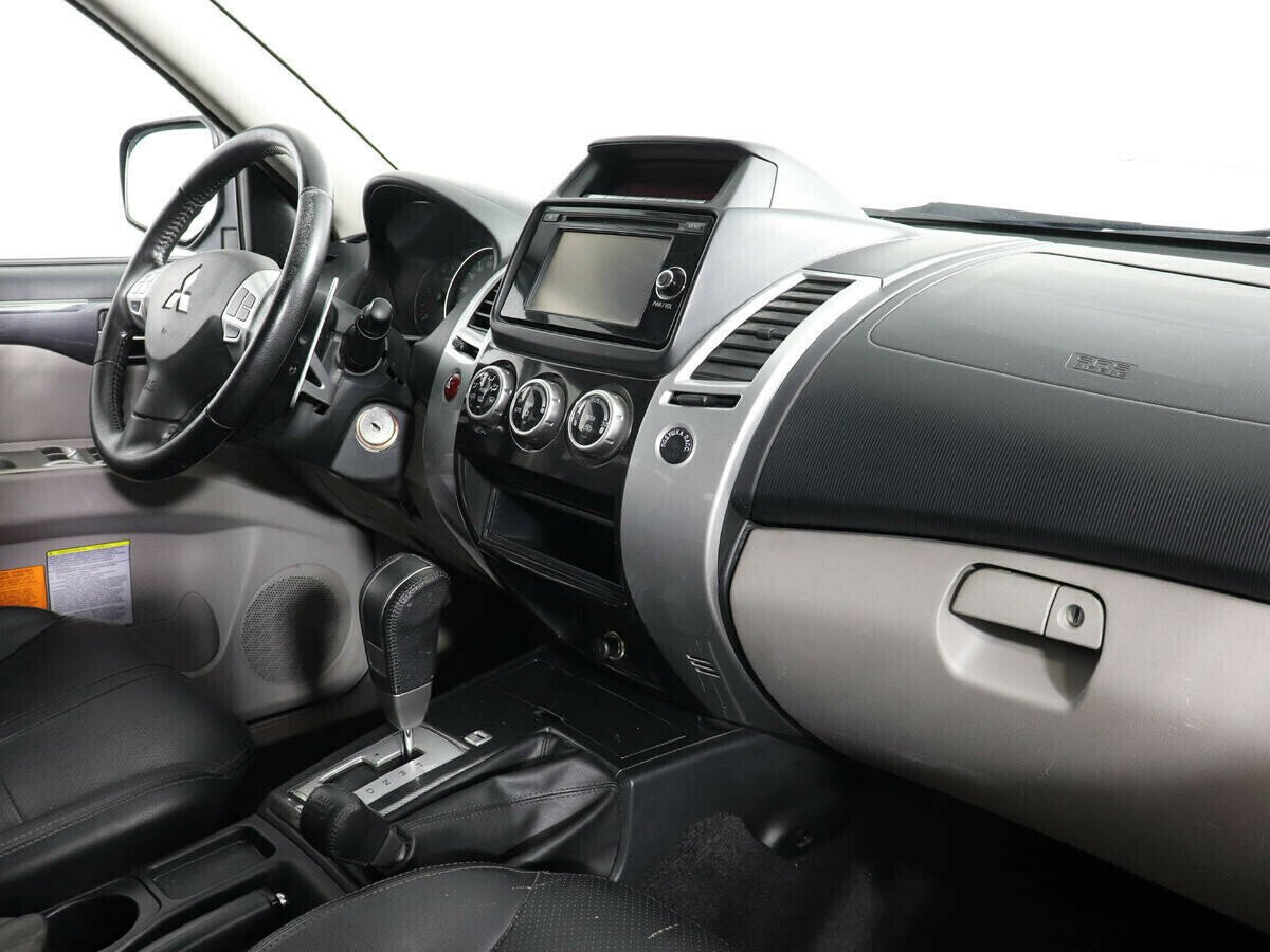 Mitsubishi Pajero Sport, 2.4 л, АТ, 2015 фото 8