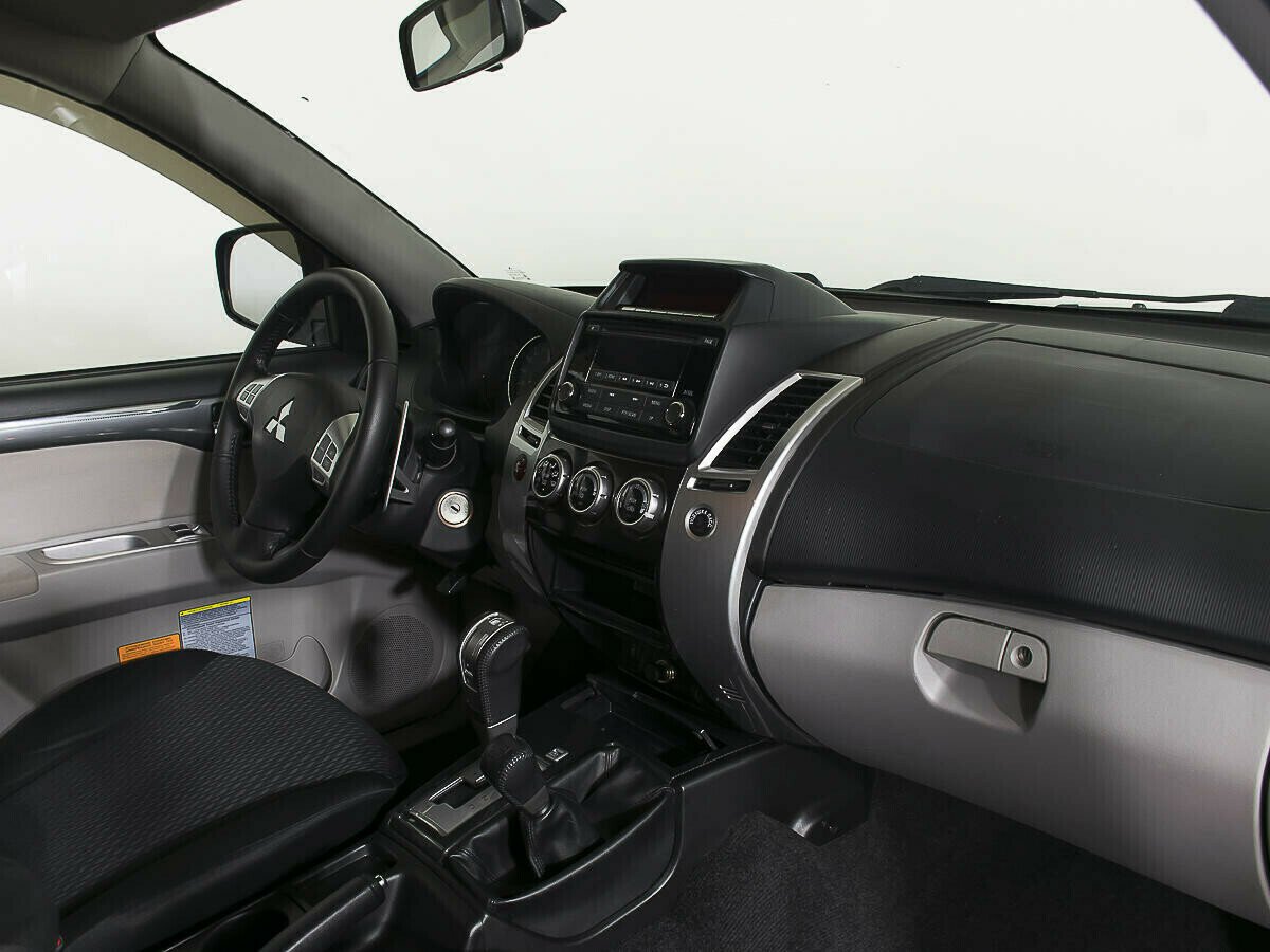 Mitsubishi Pajero Sport, 2.5 л, АТ, 2014 фото 8