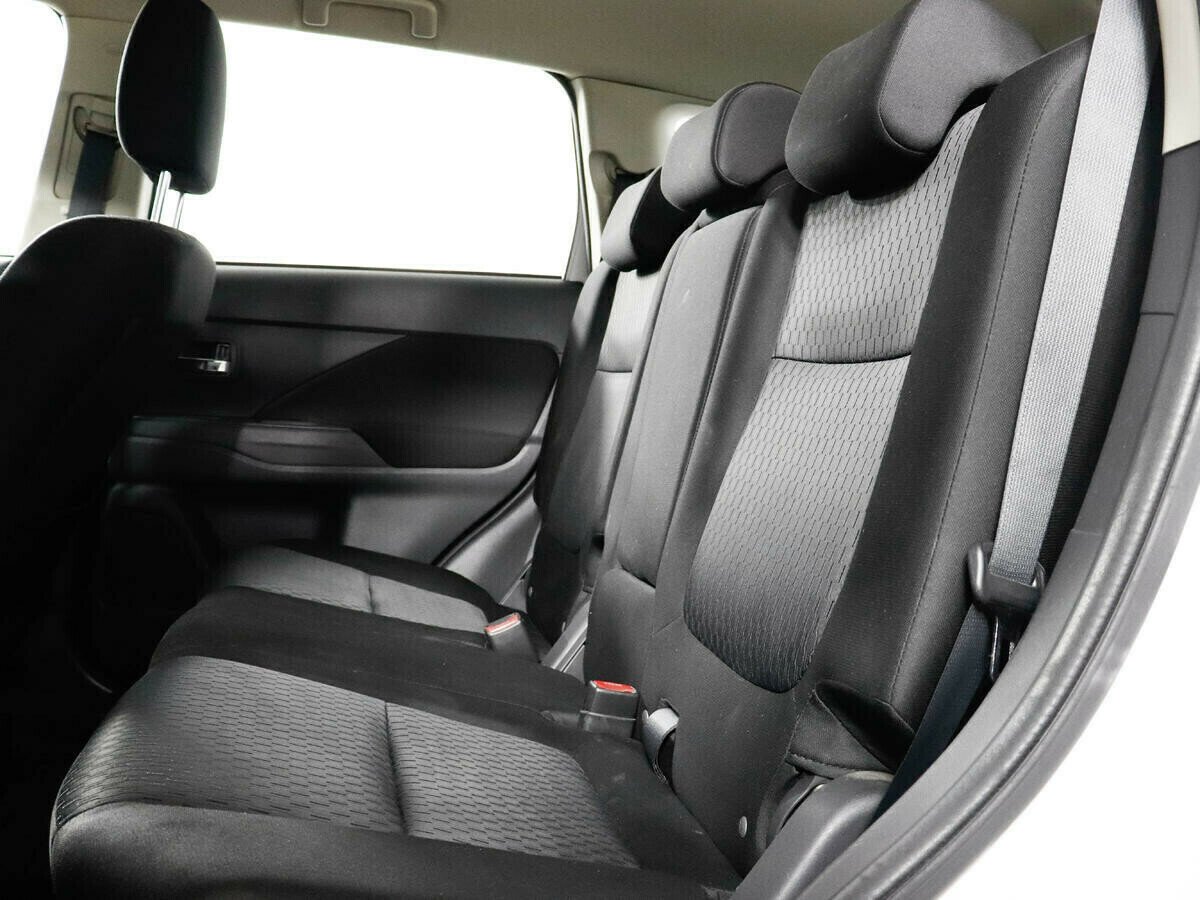 Mitsubishi Outlander, 2.0 л, Вариатор, 2013 фото 1