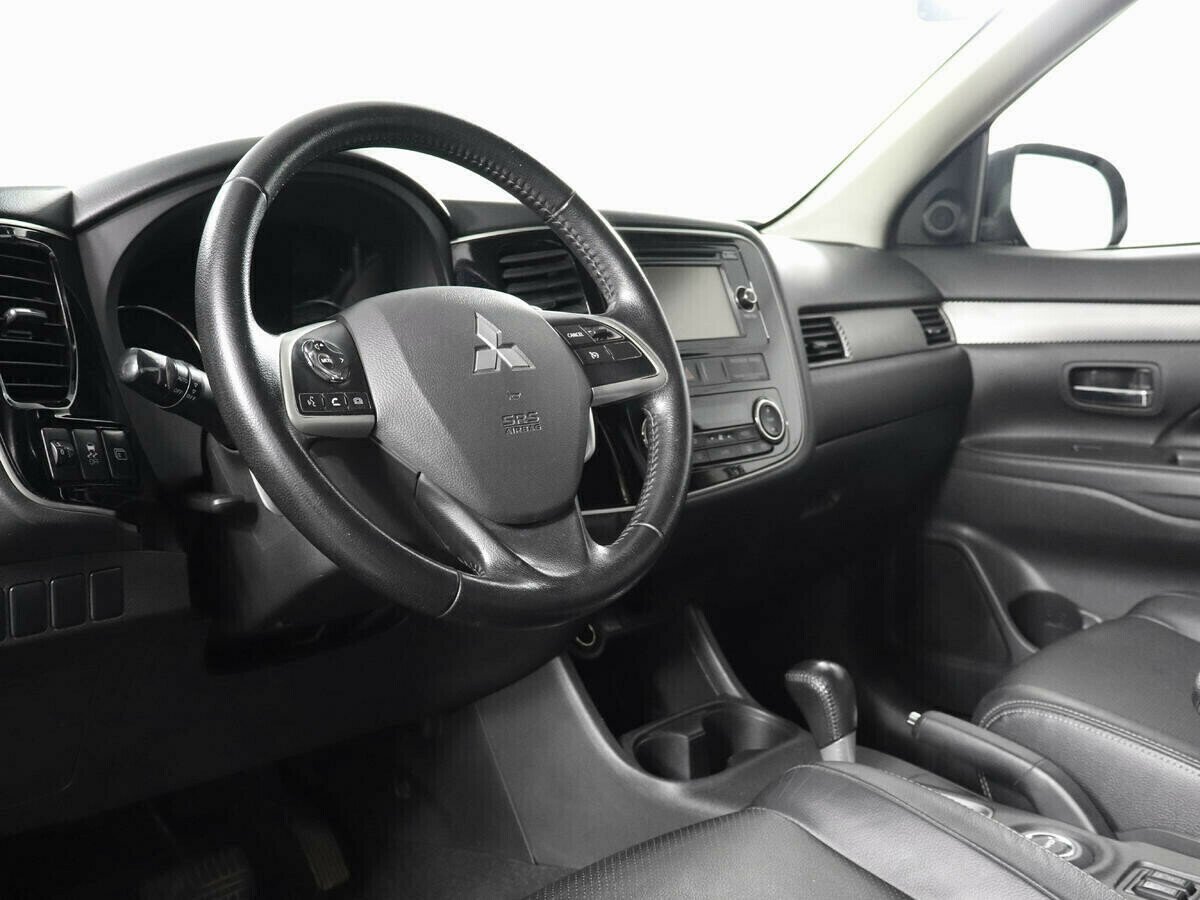 Mitsubishi Outlander, 2.0 л, Вариатор, 2014 фото 7