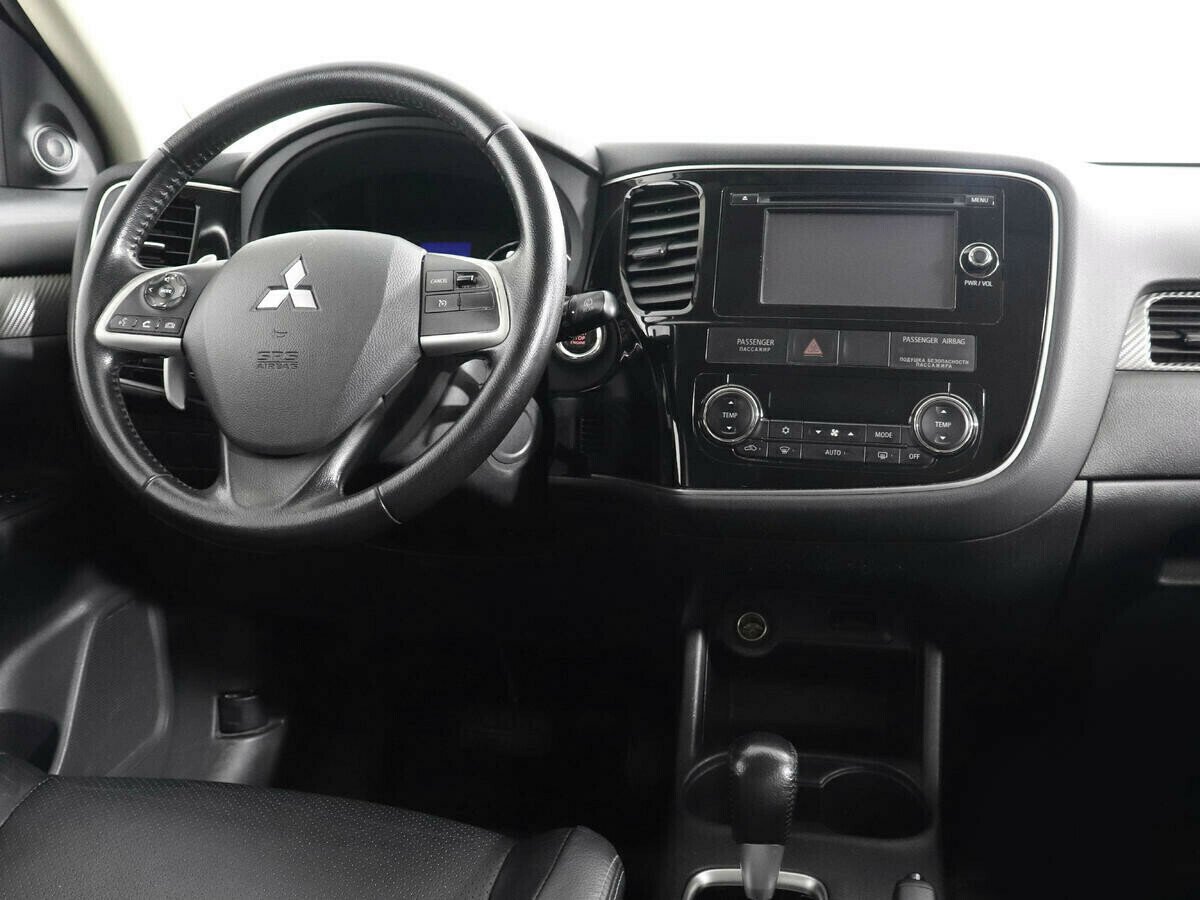 Mitsubishi Outlander, 2.0 л, Вариатор, 2014 фото 9
