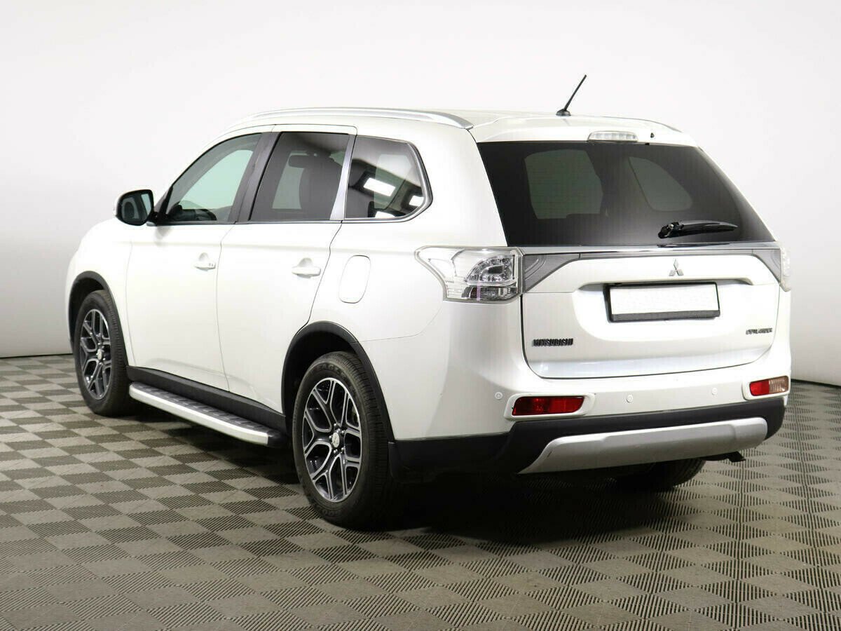 Mitsubishi Outlander, 2.4 л, Вариатор, 2014 фото 6
