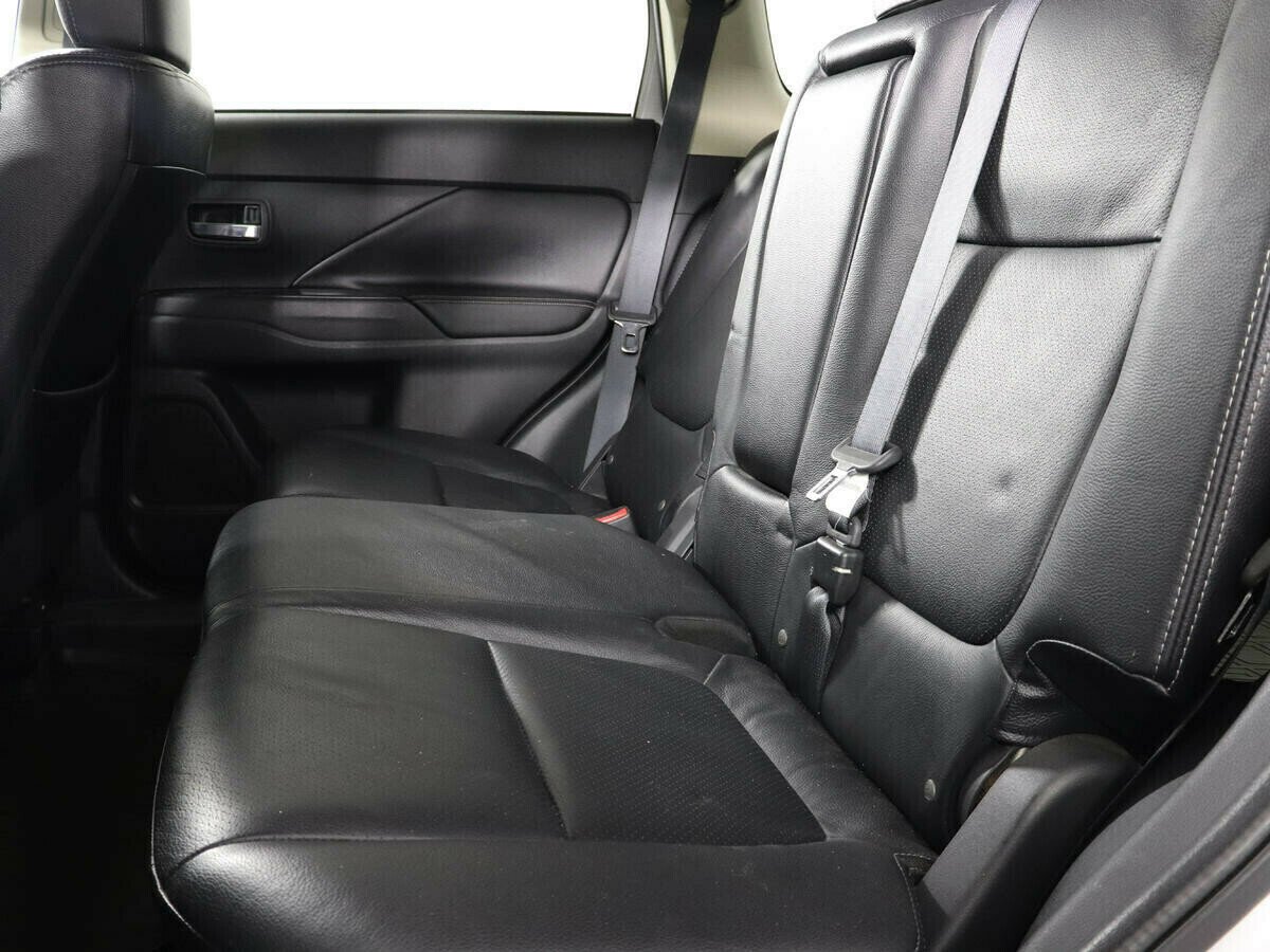 Mitsubishi Outlander, 2.4 л, Вариатор, 2014 фото 10