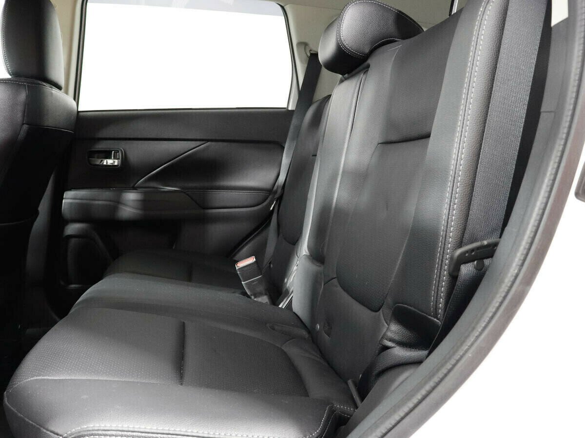 Mitsubishi Outlander, 2.4 л, Вариатор, 2016 фото 8