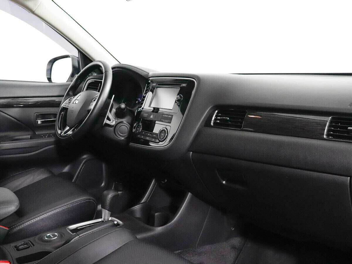 Mitsubishi Outlander, 2.4 л, Вариатор, 2016 фото 9