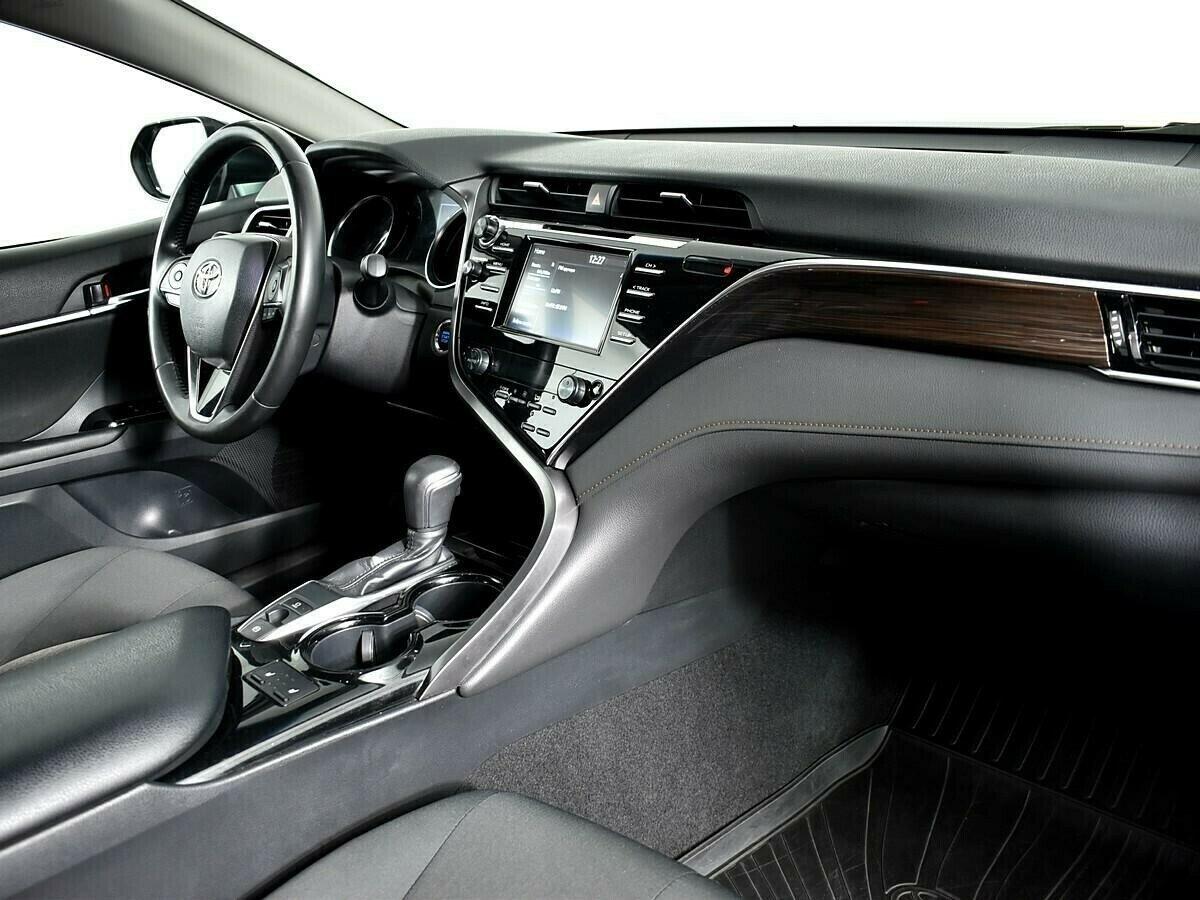 Toyota Camry, 2.0 л, АТ, 2019 фото 2