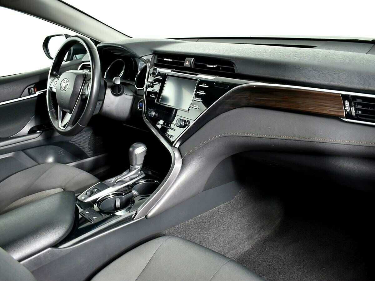 Toyota Camry, 2.0 л, АТ, 2018 фото 2