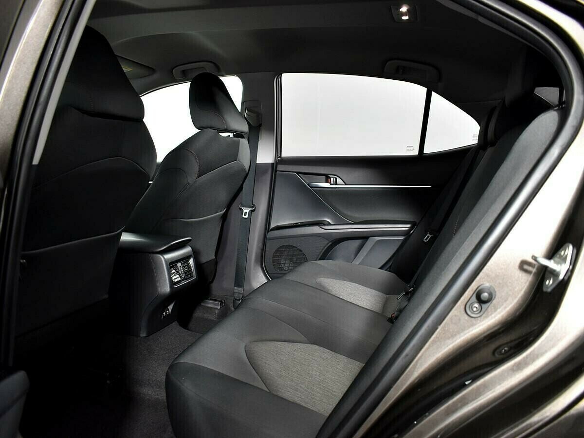 Toyota Camry, 2.0 л, АТ, 2018 фото 1