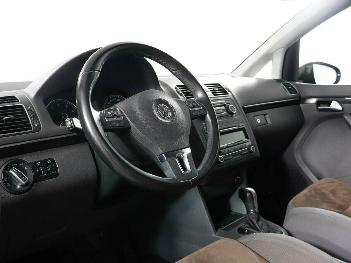Volkswagen Touran, 1.0 л, МТ, 2011 фото 2