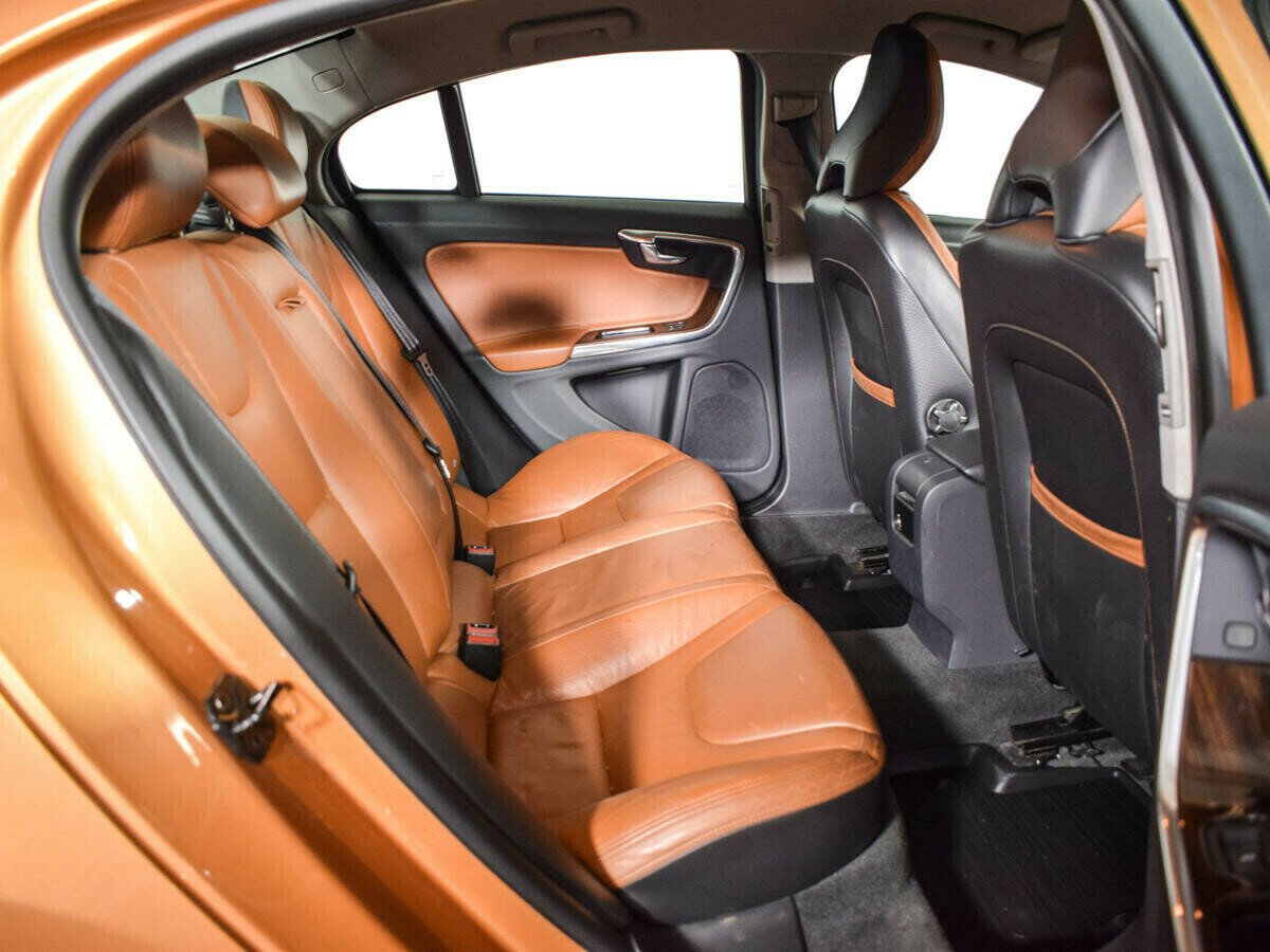 Volvo S60, 1.6 л, Робот, 2012 фото 1