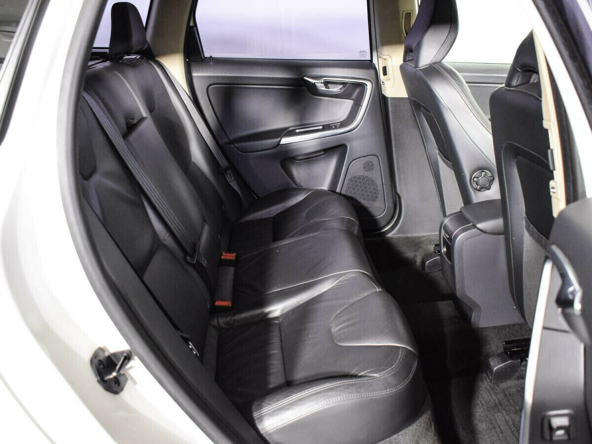 Volvo XC60, 2.0 л, Робот, 2012 фото 1