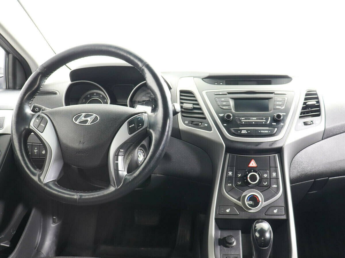 Hyundai Elantra, 2.0 л, АТ, 2015 фото 9