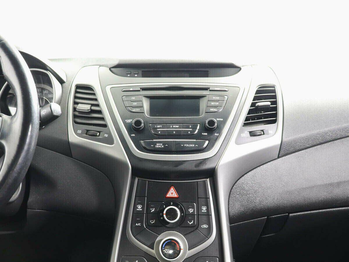 Hyundai Elantra, 2.0 л, АТ, 2015 фото 2