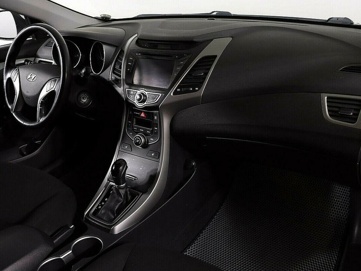 Hyundai Elantra, 2.0 л, АТ, 2015 фото 7