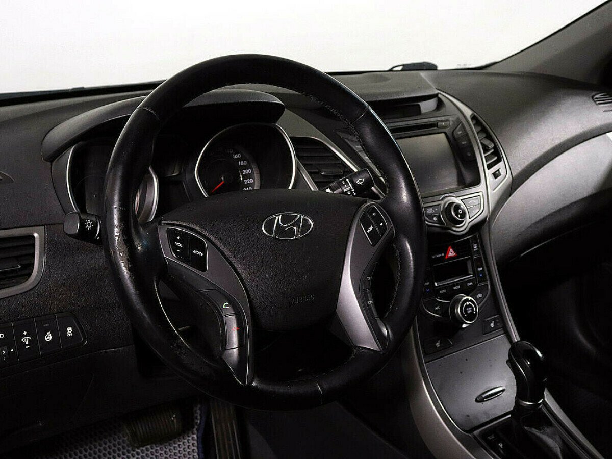 Hyundai Elantra, 2.0 л, АТ, 2015 фото 9