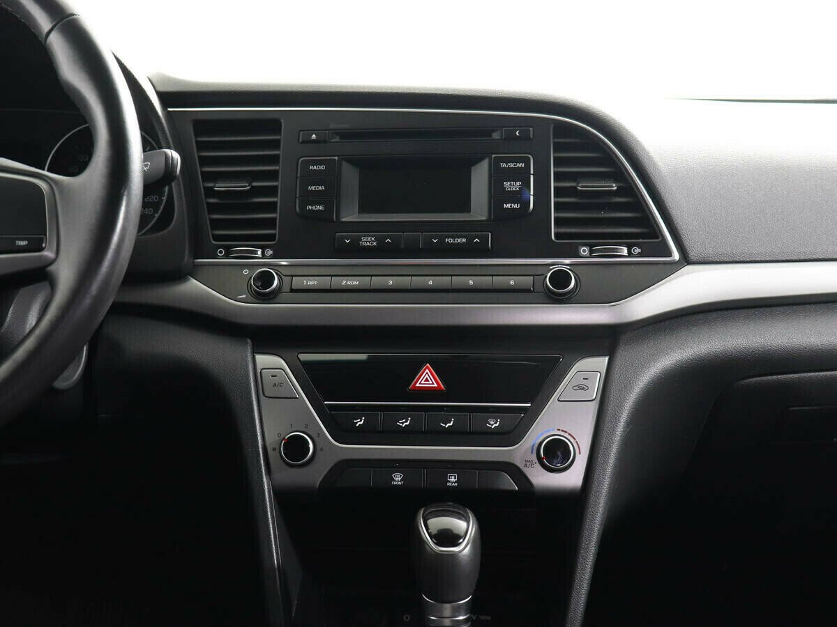 Hyundai Elantra, 2.0 л, АТ, 2016 фото 2