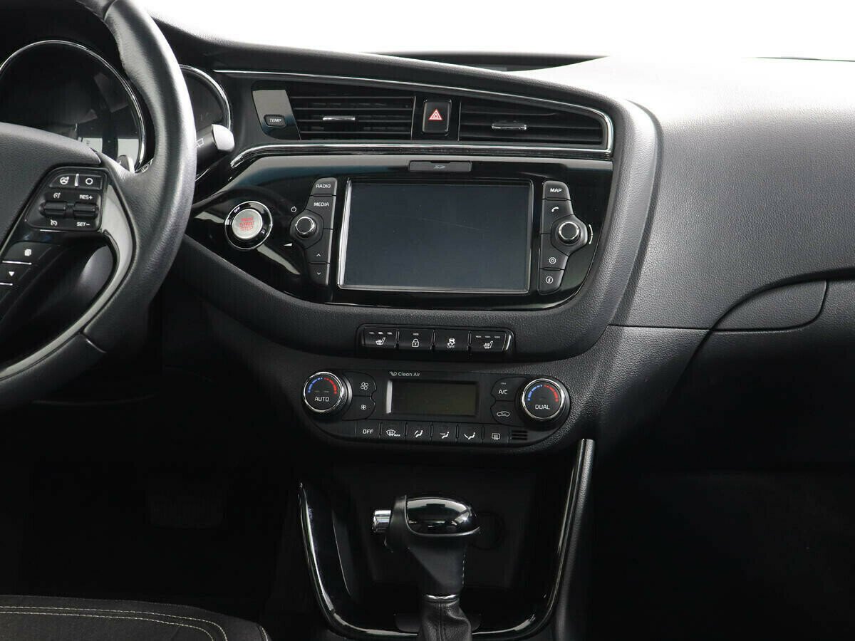 Kia Ceed, 1.6 л, Робот, 2015 фото 1