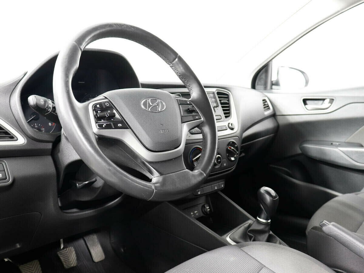 Hyundai Solaris, 1.6 л, МТ, 2017 фото 2