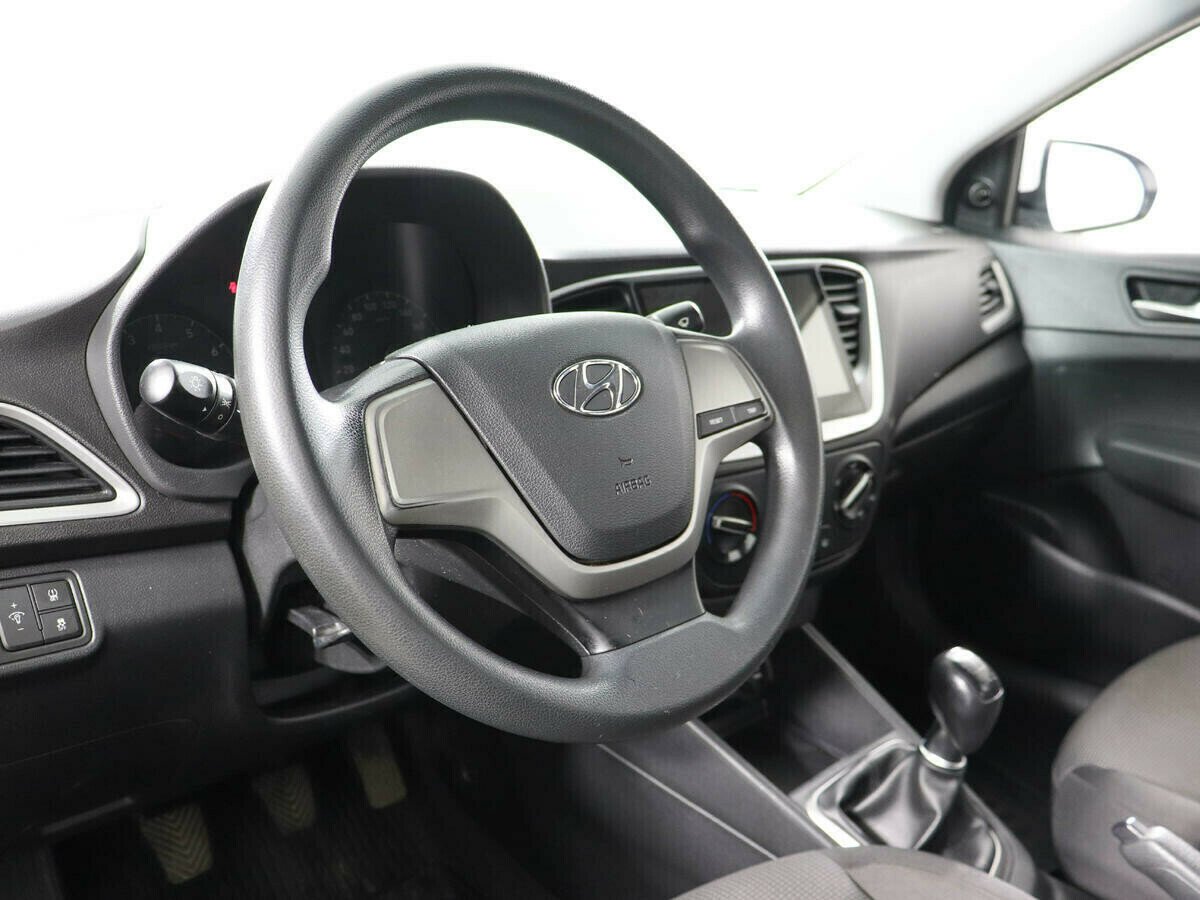 Hyundai Solaris, 1.6 л, МТ, 2018 фото 8