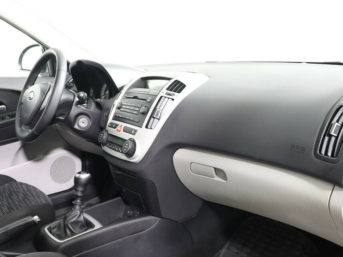 Kia Ceed, 1.6 л, МТ, 2010 фото 2