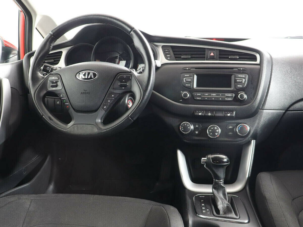 Kia Ceed, 1.6 л, Робот, 2015 фото 1