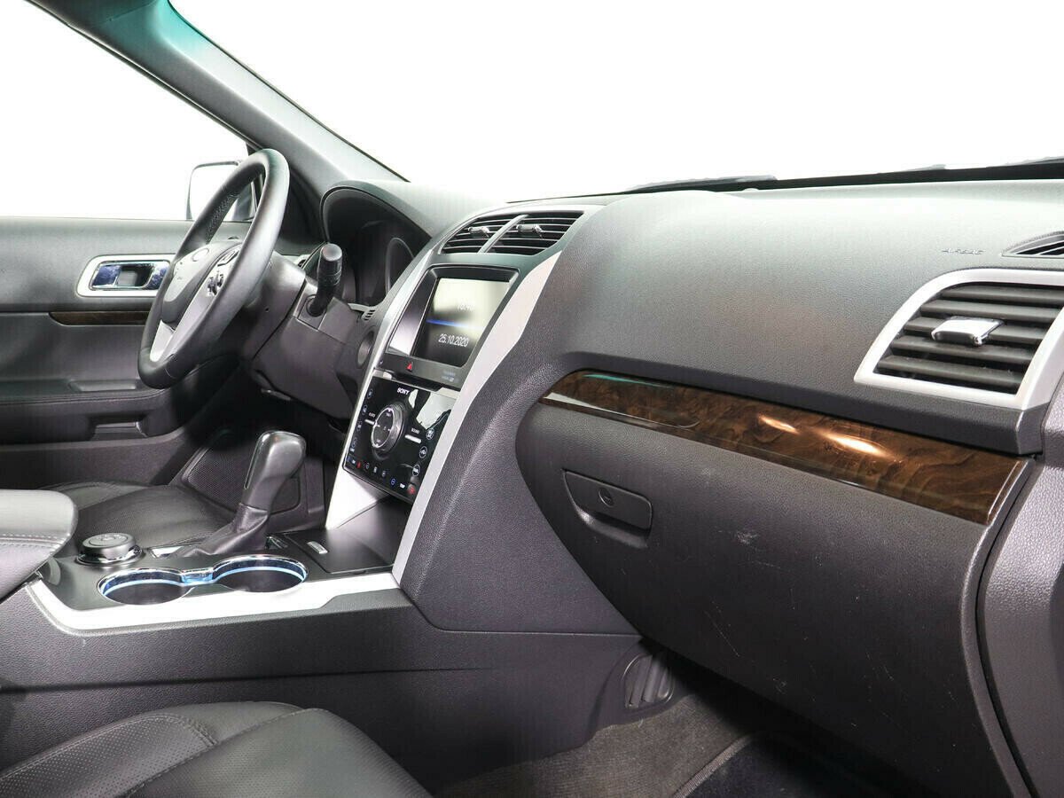 Ford Explorer, 3.5 л, АТ, 2015 фото 11