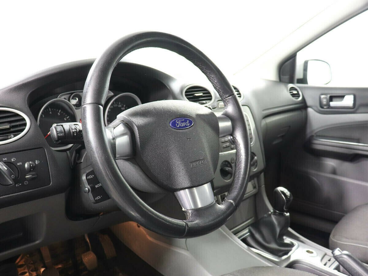 Ford Focus, 1.6 л, МТ, 2010 фото 2