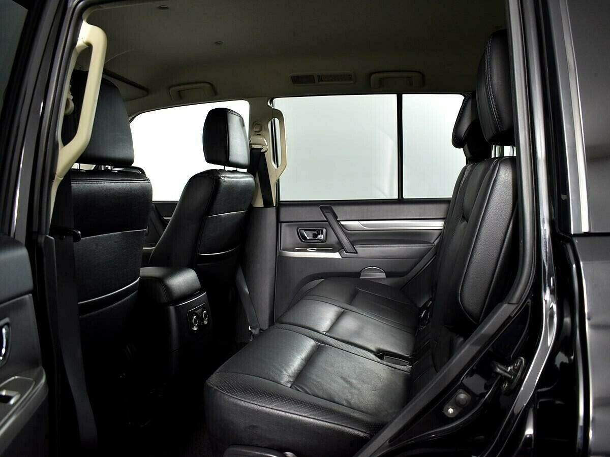Mitsubishi Pajero, 3.0 л, АТ, 2012 фото 2