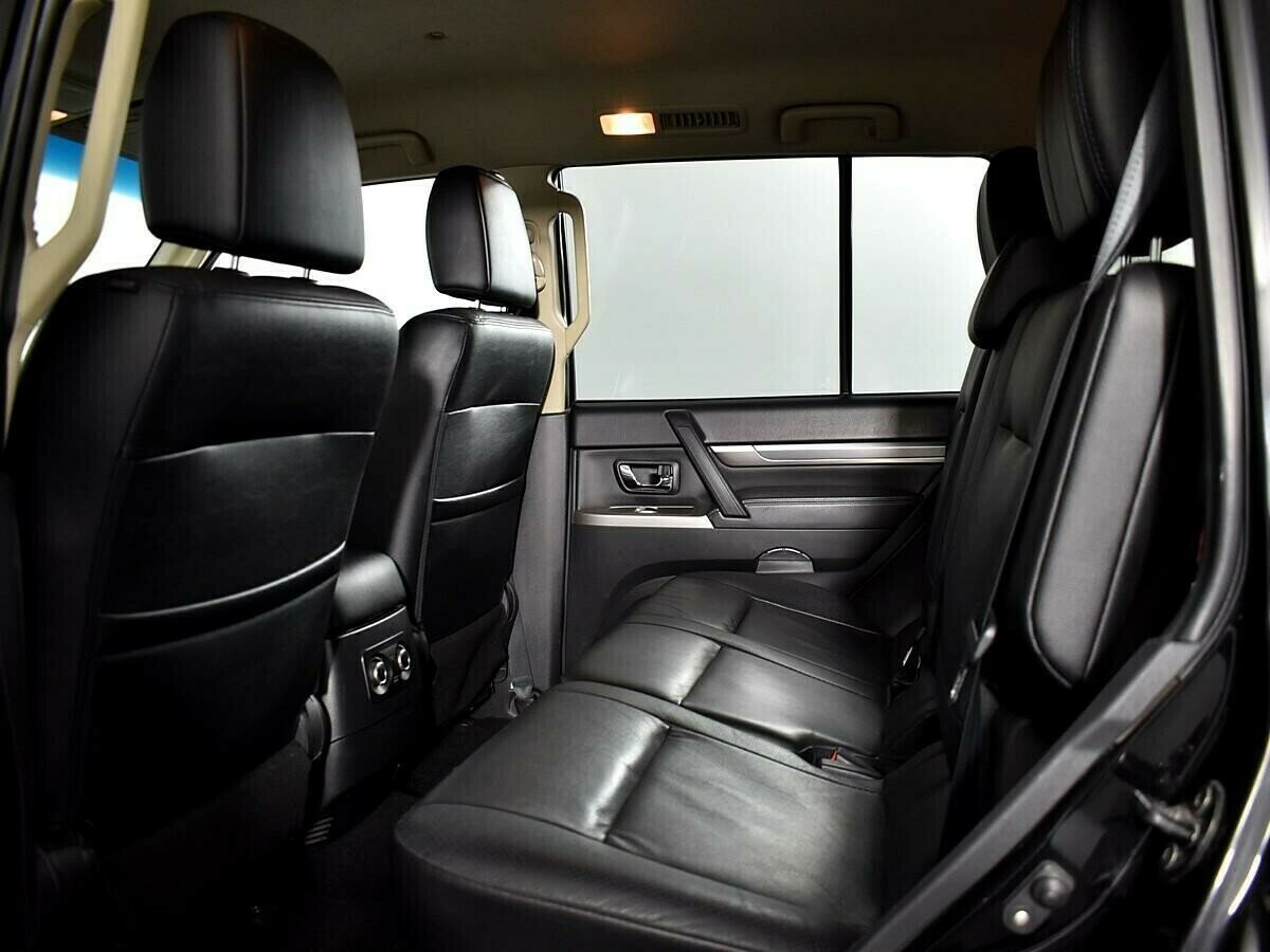 Mitsubishi Pajero, 3.0 л, АТ, 2013 фото 1