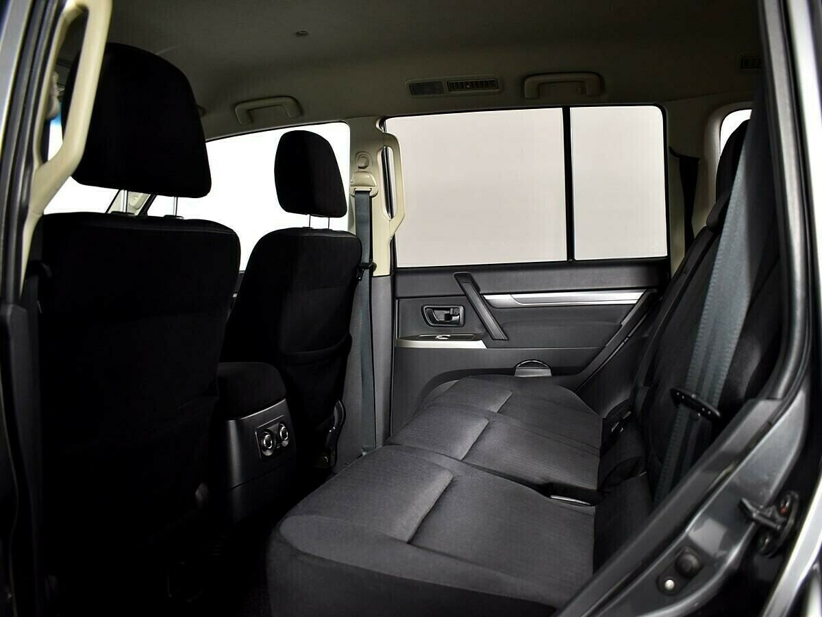 Mitsubishi Pajero, 3.0 л, АТ, 2014 фото 2