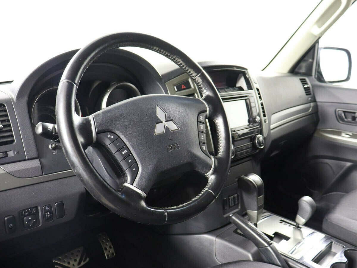 Mitsubishi Pajero, 3.0 л, АТ, 2014 фото 2