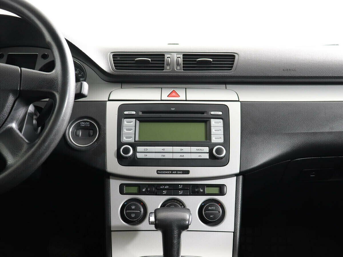 Volkswagen Passat, 1.8 л, Робот, 2009 фото 7