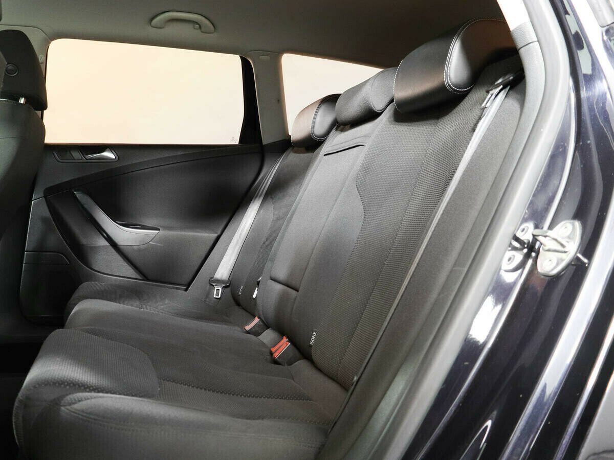 Volkswagen Passat, 1.8 л, Робот, 2009 фото 1